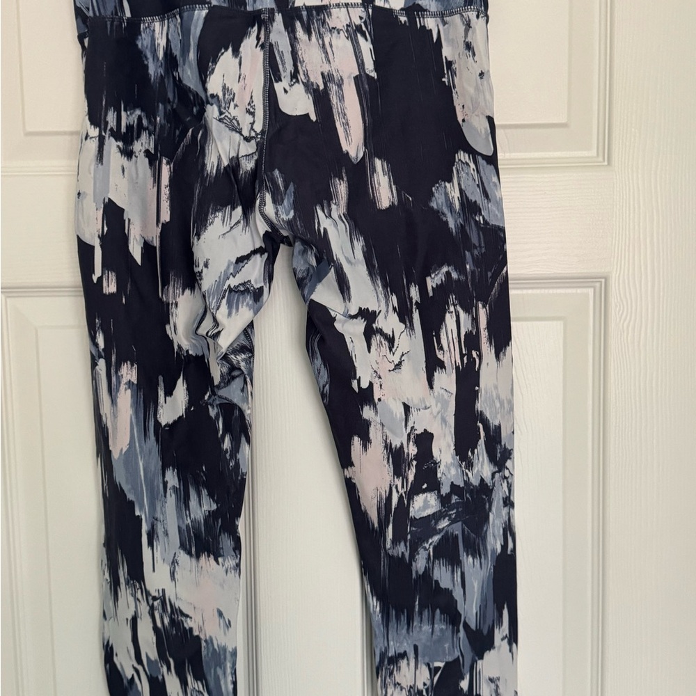 Calvin Klein Black and White Abstract Leggings